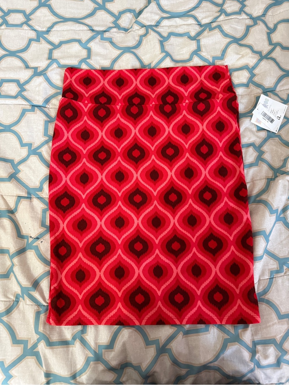 ❤️ Vibrant & Stylish! LuLaRoe Red & Pink Ikat Geometric Cassie Pencil Skirt